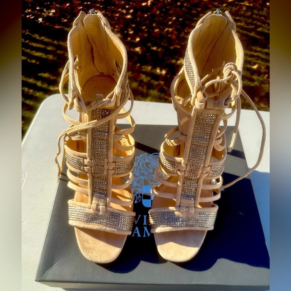 Vince Camuto Rhinestone strappy suede heels. Women’s sz 10. Great stunning shoe!